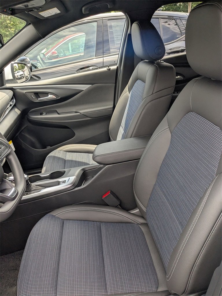 New 2025 Buick Envista Preferred image 12