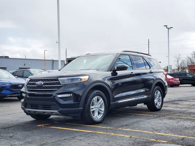 Certified 2023 Ford Explorer XLT w/ Equipment Group 202A image 35