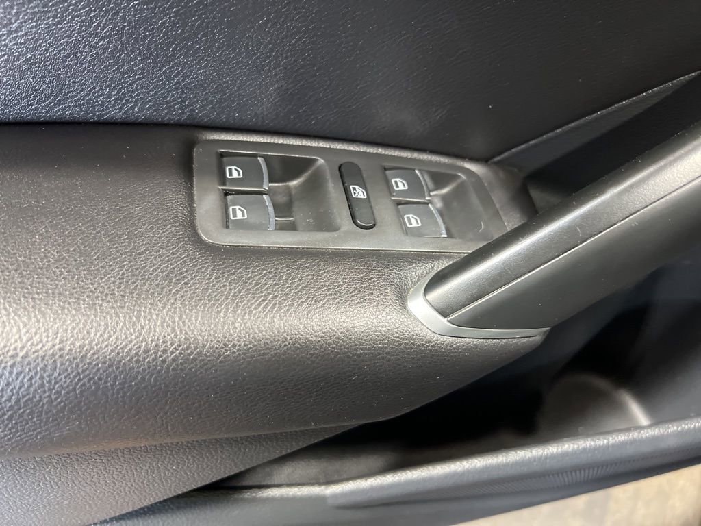 Used 2022 Volkswagen Passat 2.0T R-Line image 36