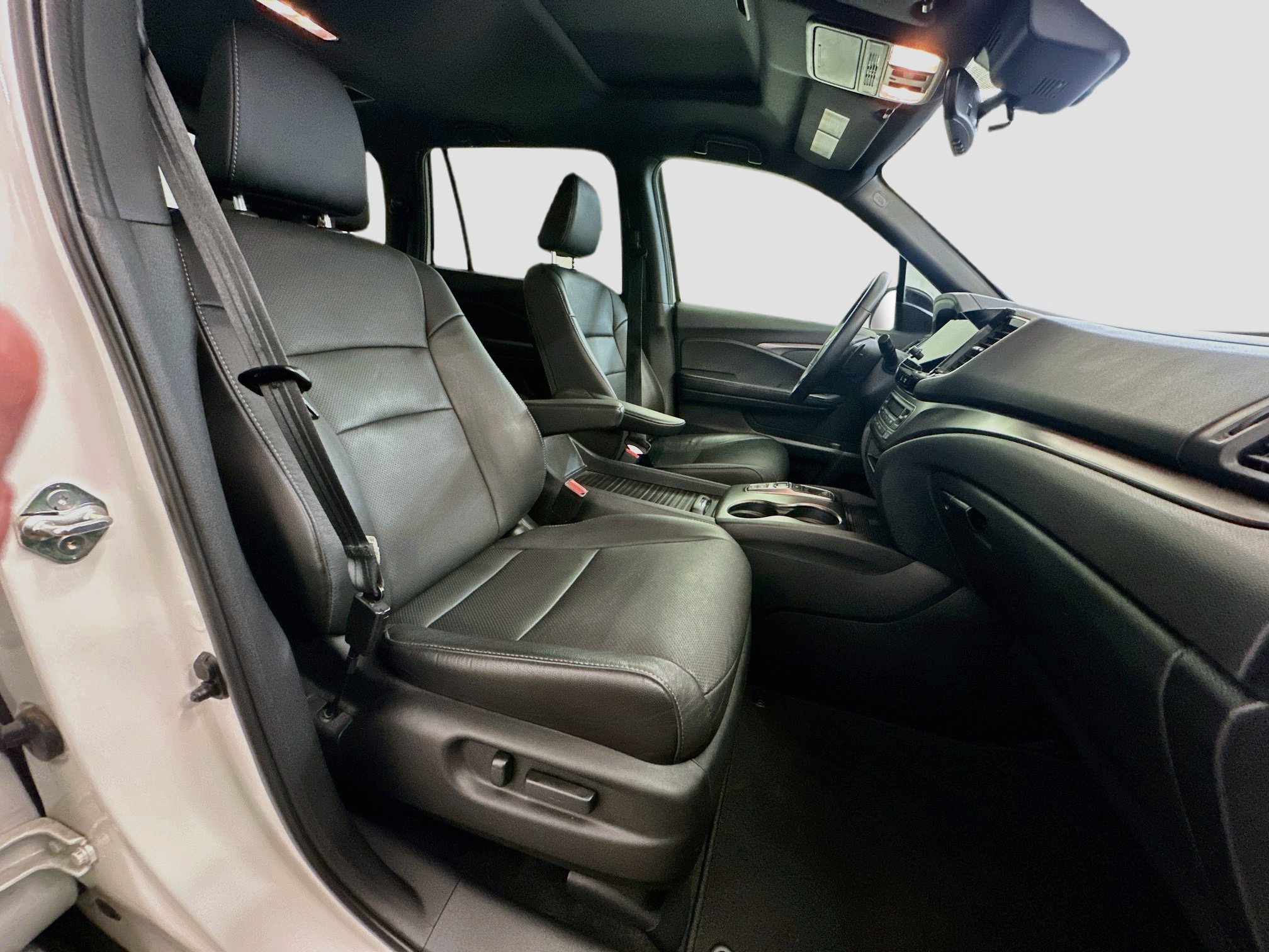 Used 2023 Honda Passport EX-L image 32