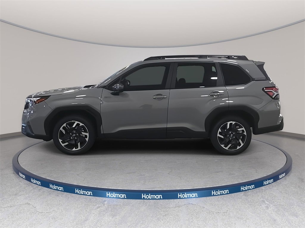 Used 2025 Subaru Forester Premium image 9