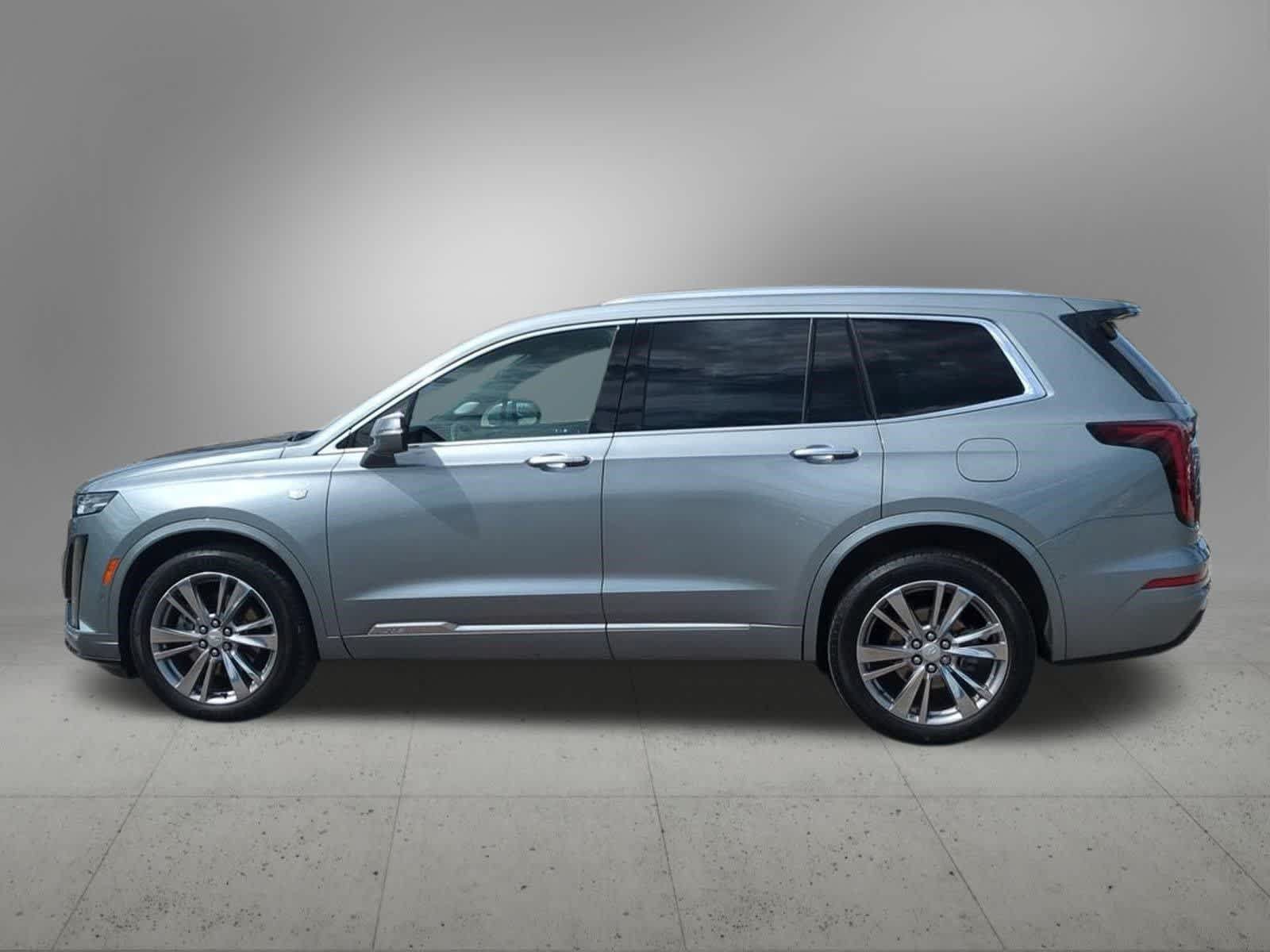 Used 2023 Cadillac XT6 Premium Luxury w/ Technology Package AWD/4WD image 3