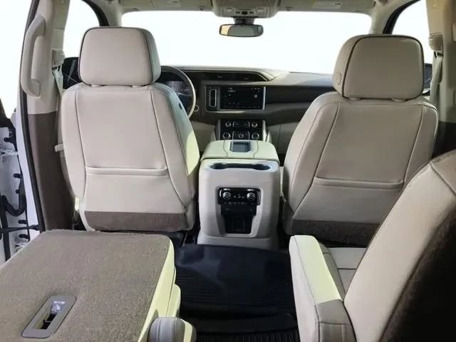 Used 2022 GMC Yukon XL Denali image 28