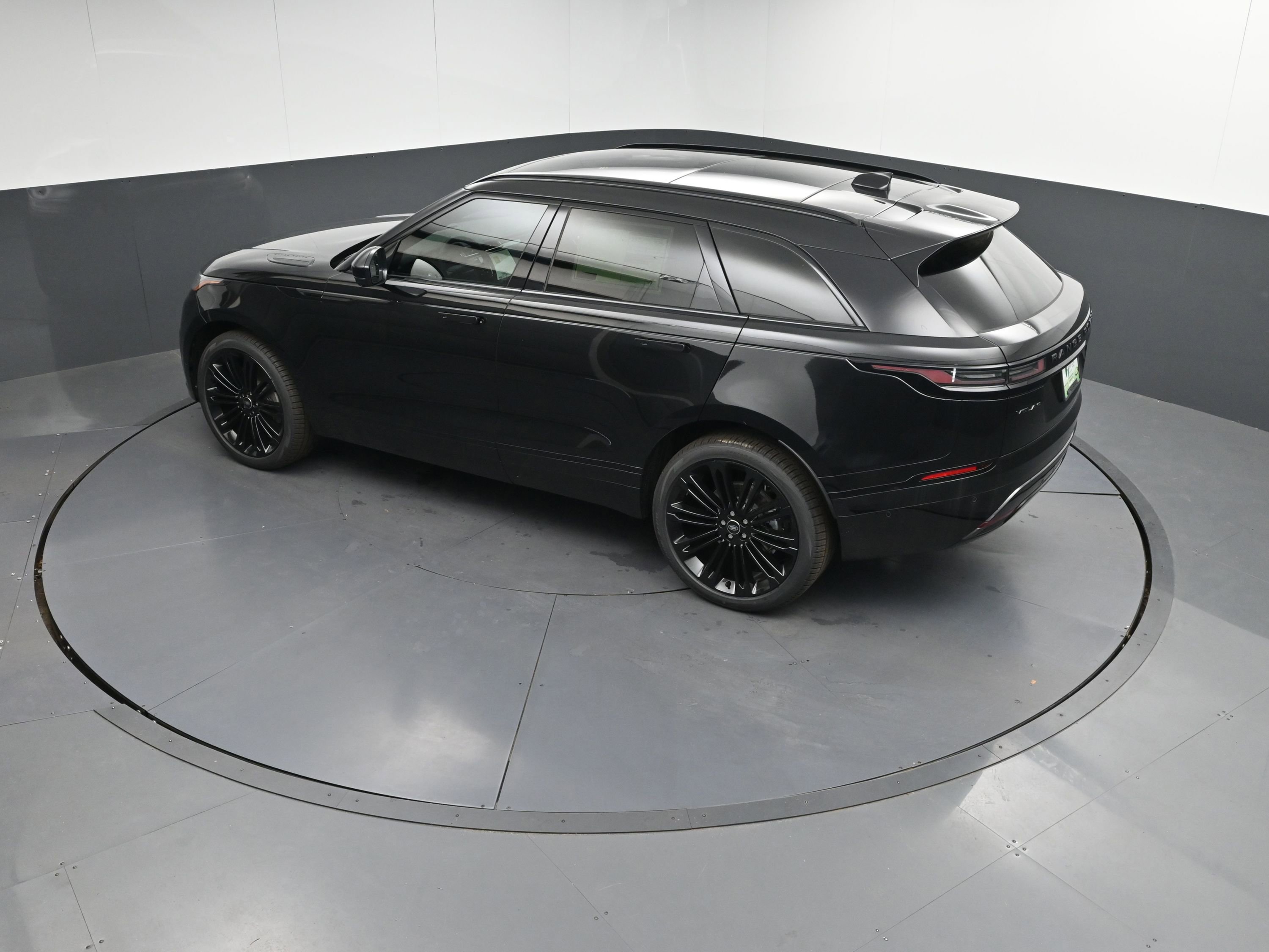 New 2026 Land Rover Range Rover Velar Dynamic SE image 31