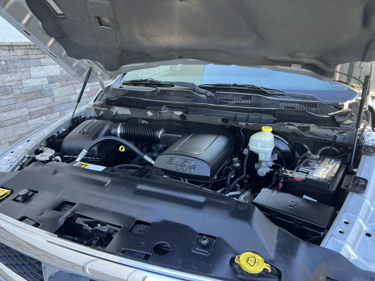 Used 2015 RAM 1500 Classic SLT image 15