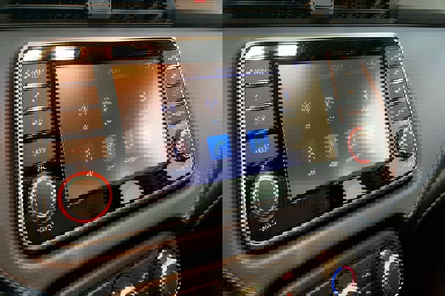 Used 2025 Nissan Versa SV image 6