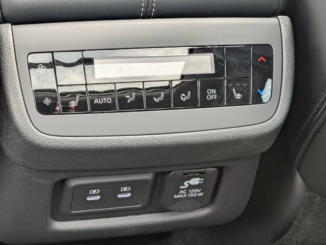 New 2026 Nissan Pathfinder Platinum w/ Accent Package AWD/4WD image 15