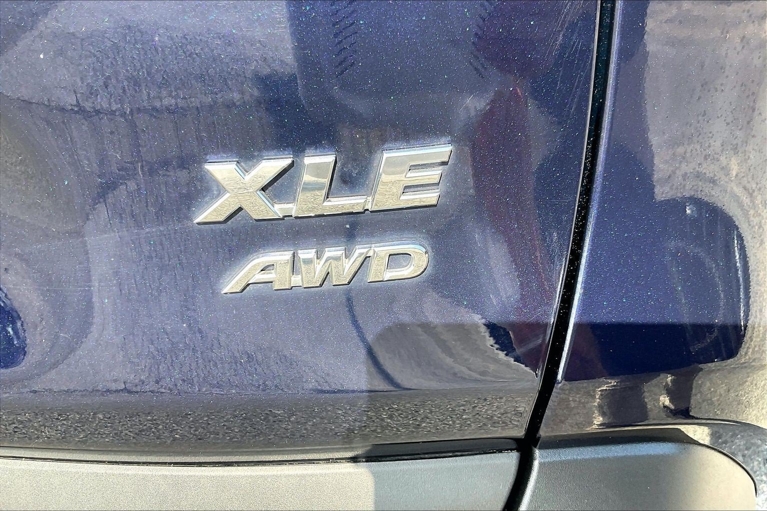 Used 2020 Toyota RAV4 XLE Premium AWD/4WD image 8