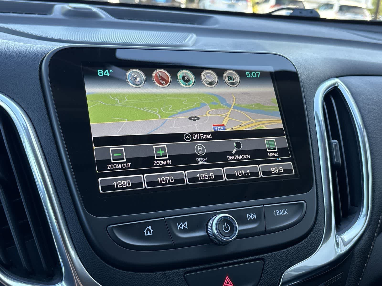 Used 2018 Chevrolet Equinox Premier FWD image 18