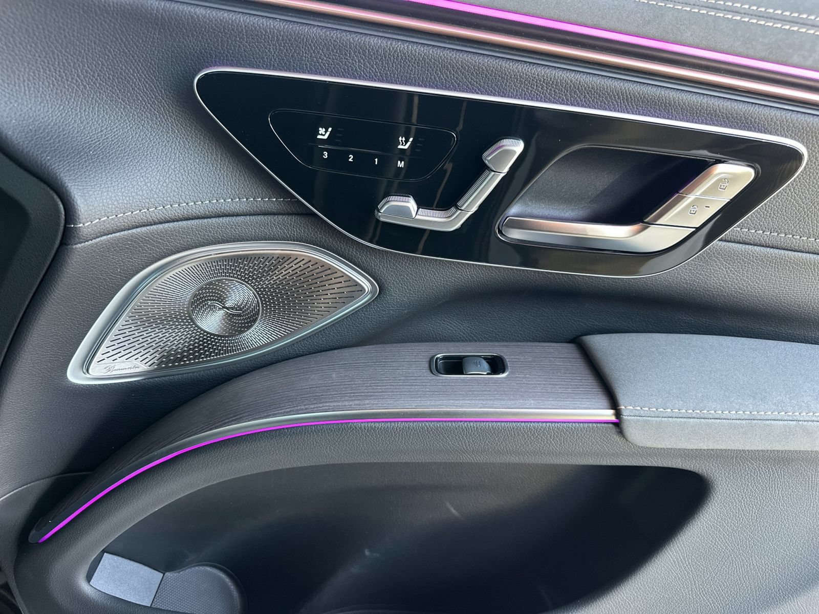 New 2026 Mercedes-Benz EQS 400 4MATIC SUV image 18