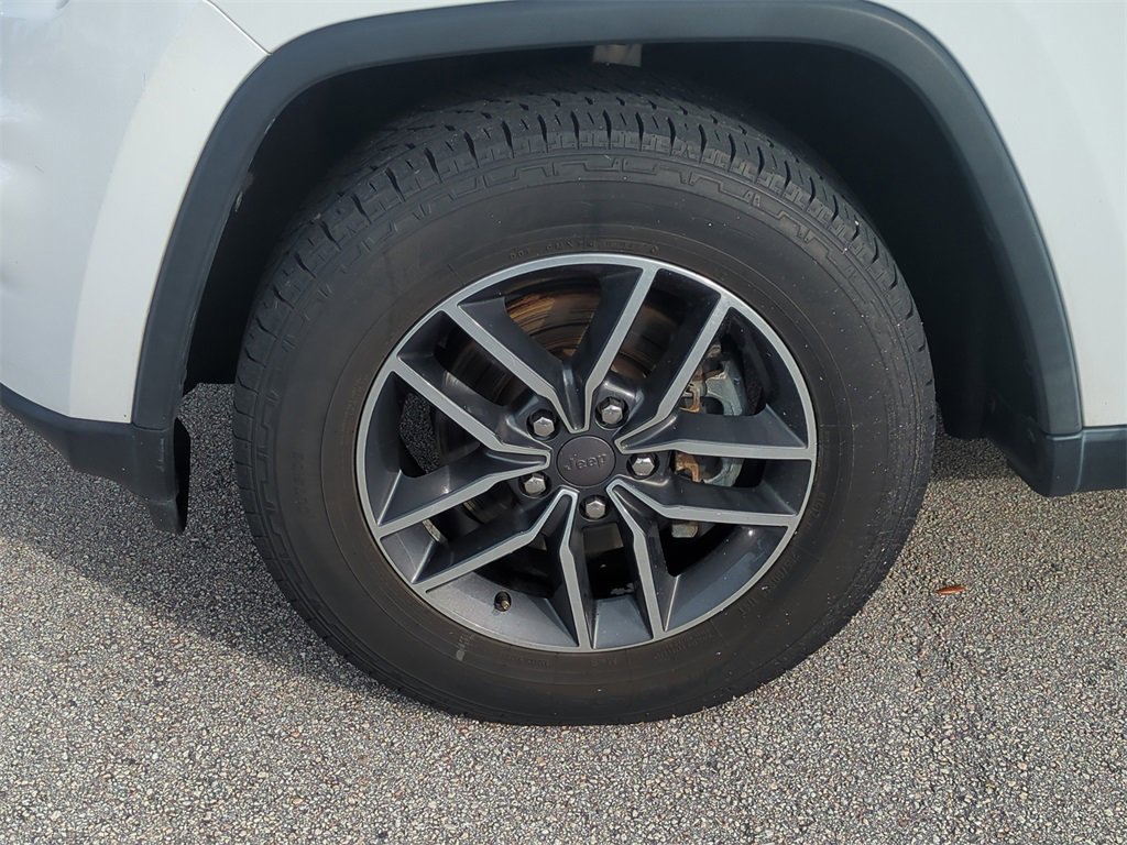 Used 2019 Jeep Grand Cherokee Limited image 12