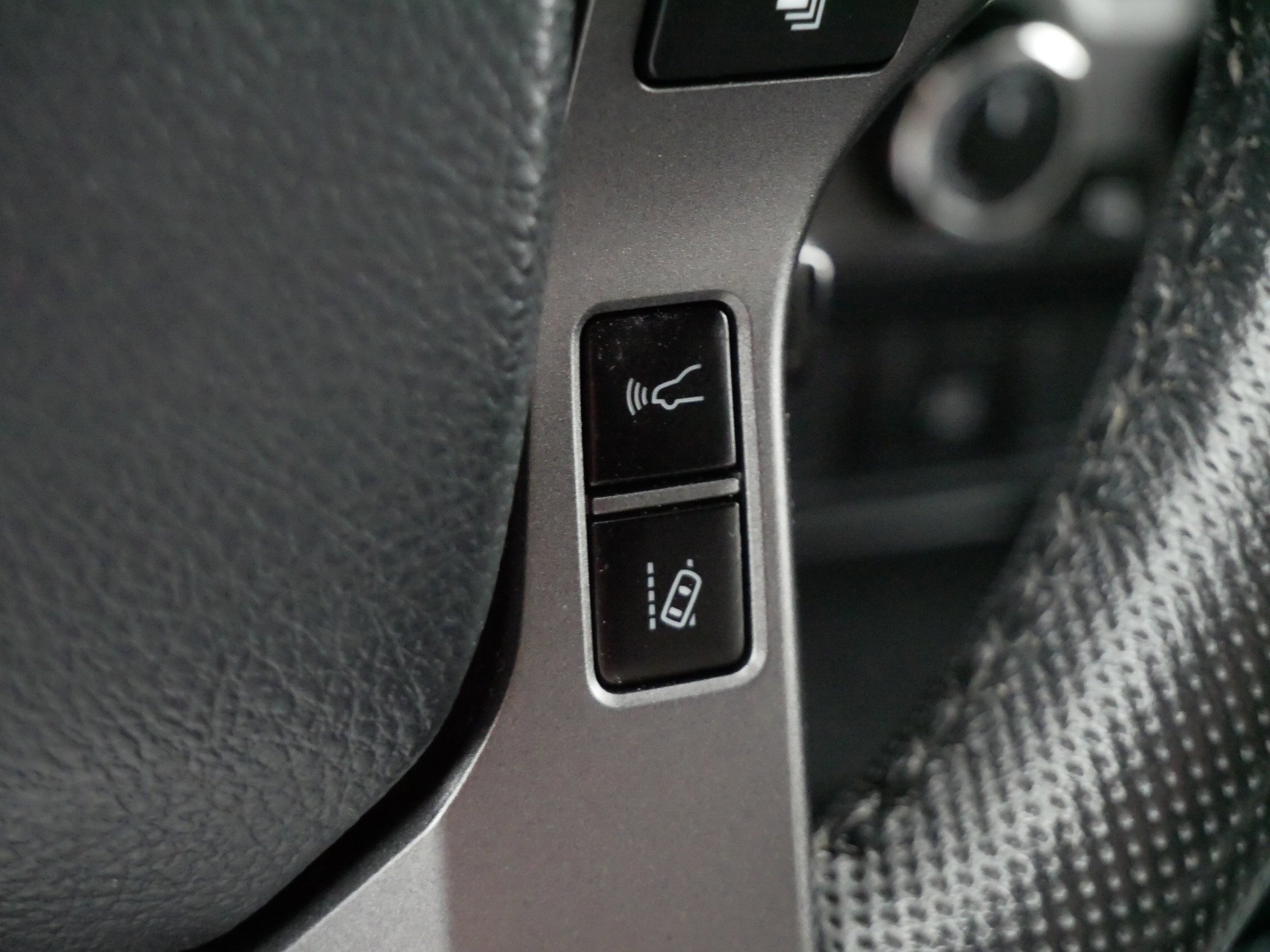 Used 2020 Toyota Tacoma TRD Sport AWD/4WD image 26