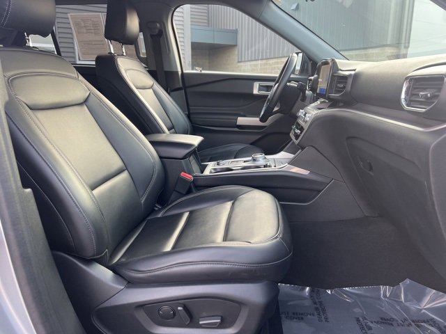 Used 2023 Ford Explorer XLT w/ Equipment Group 202A image 11