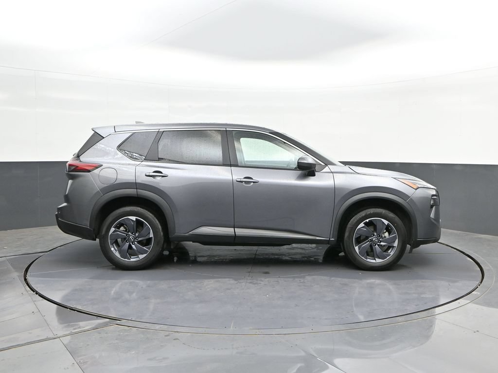 Used 2025 Nissan Rogue SV FWD image 22