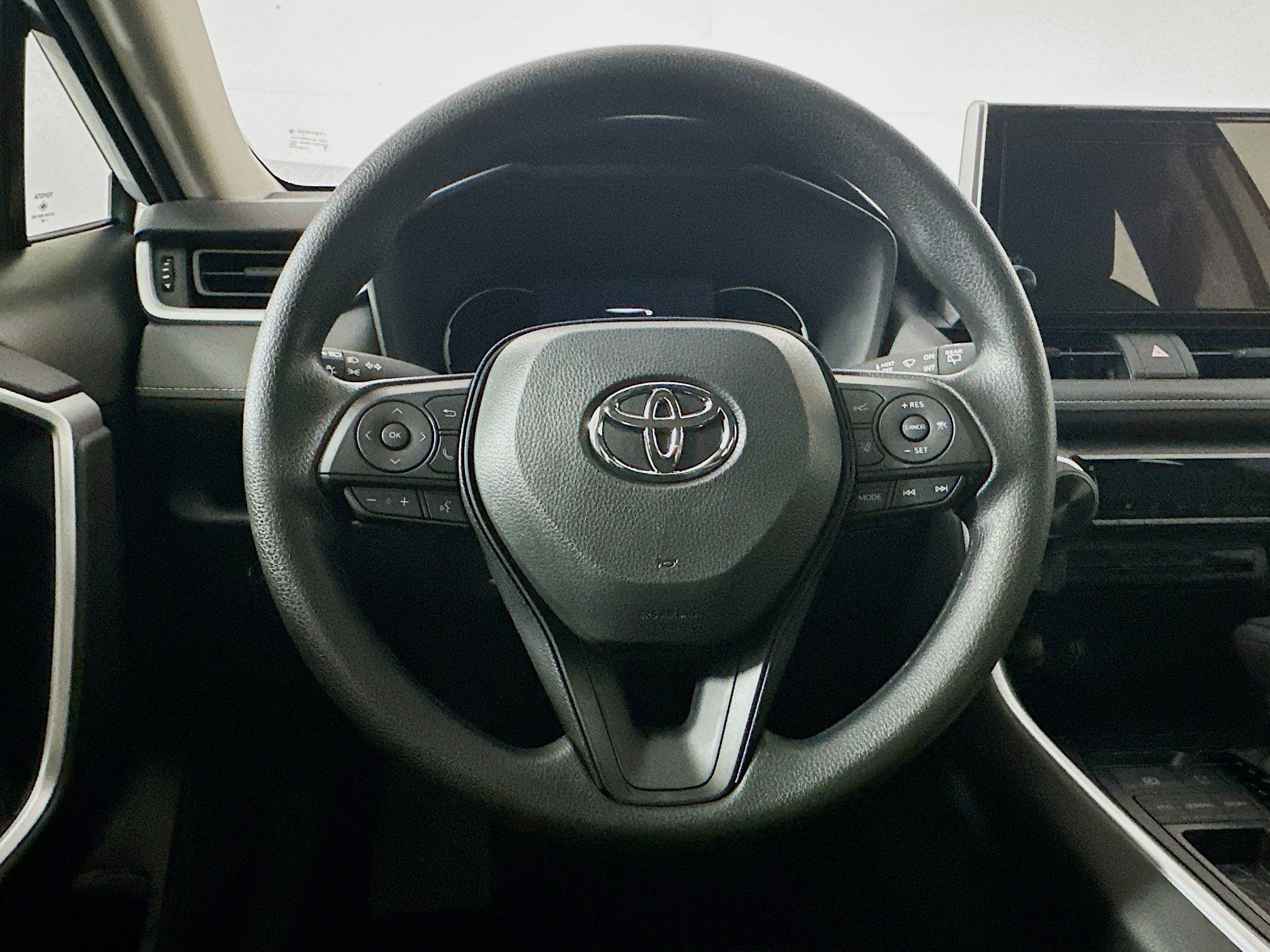 Used 2025 Toyota RAV4 LE image 18