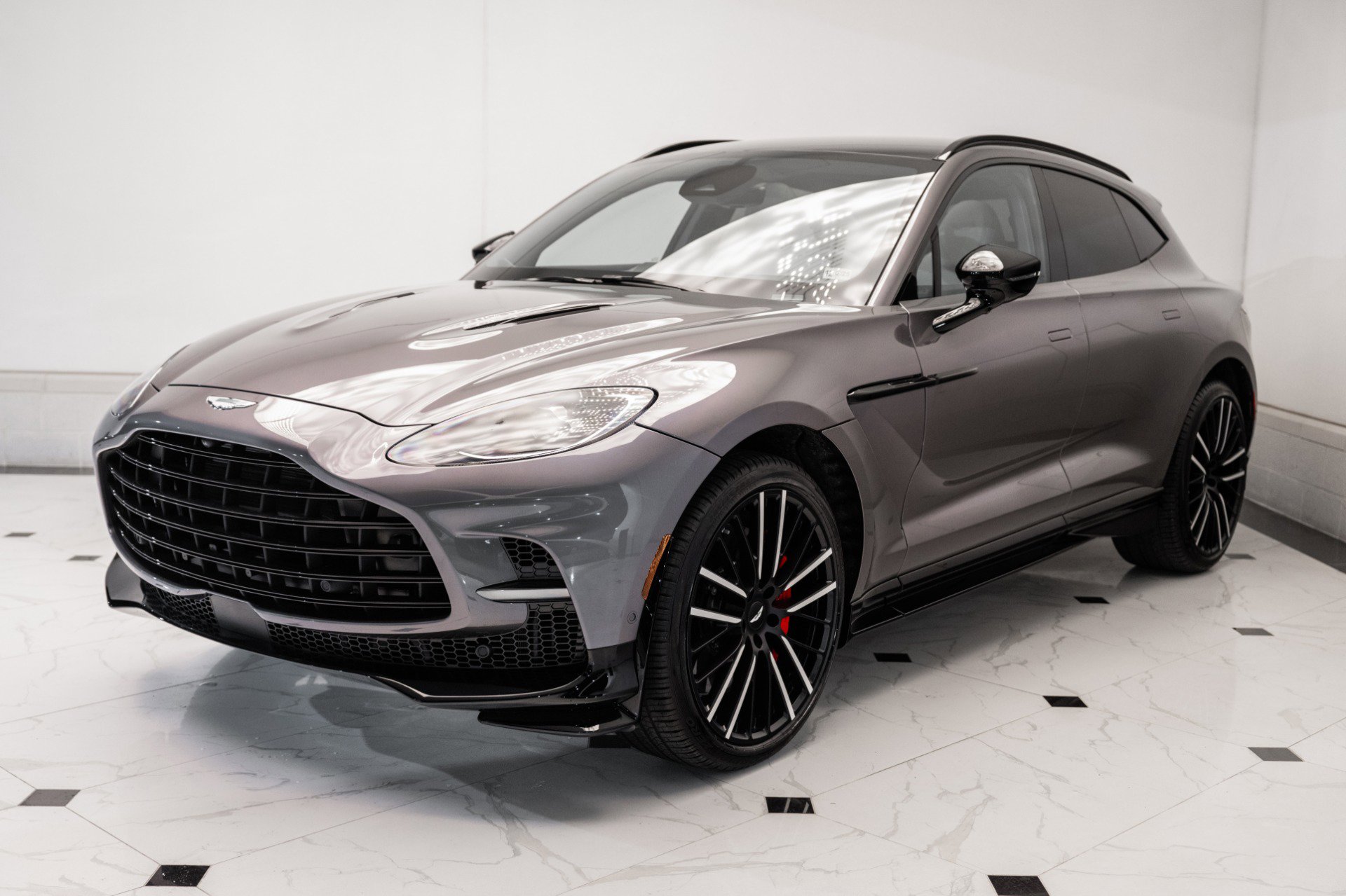 Used 2025 Aston Martin DBX 707 image 43