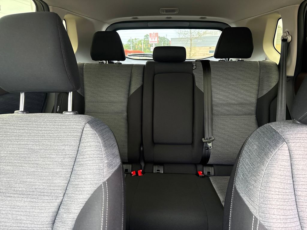 Used 2023 Nissan Rogue SV image 28