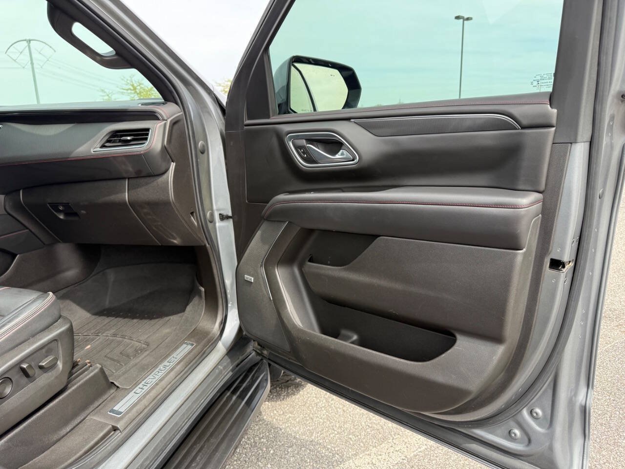 Used 2021 Chevrolet Suburban RST w/ Luxury Package AWD/4WD image 19