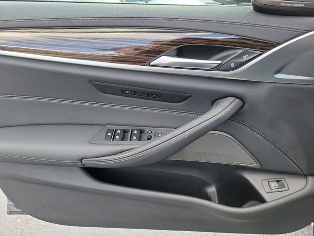 Used 2023 BMW 540i w/ Premium Package image 21