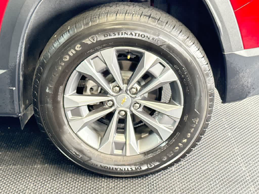 Used 2025 Chevrolet Equinox LT FWD image 11