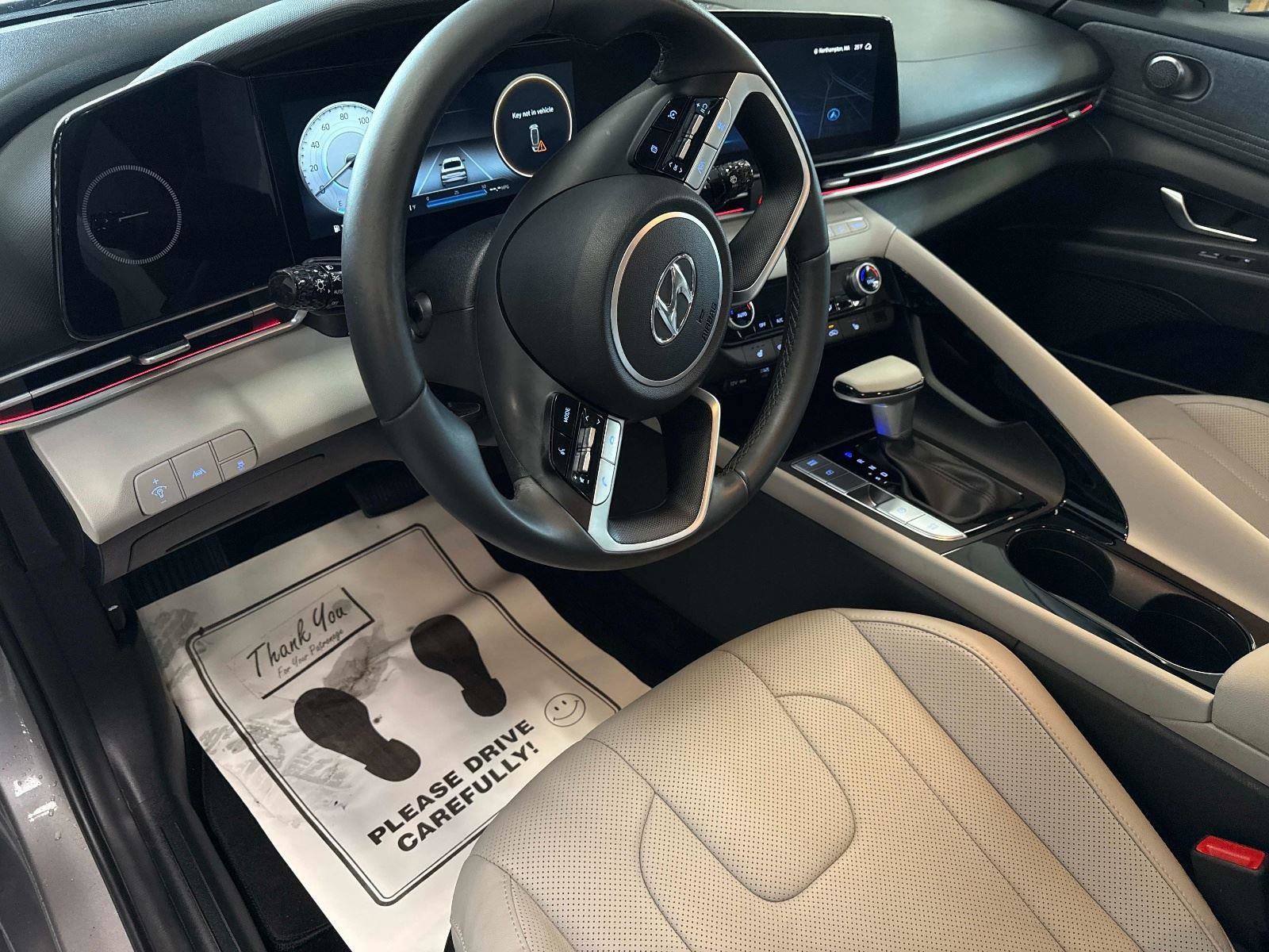 Used 2023 Hyundai Elantra Limited image 21