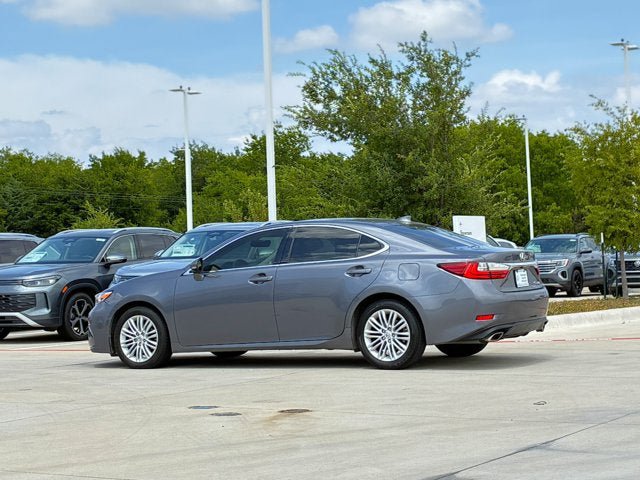 Used 2016 Lexus ES 350 w/ Premium Package w/Wood Trim FWD image 4