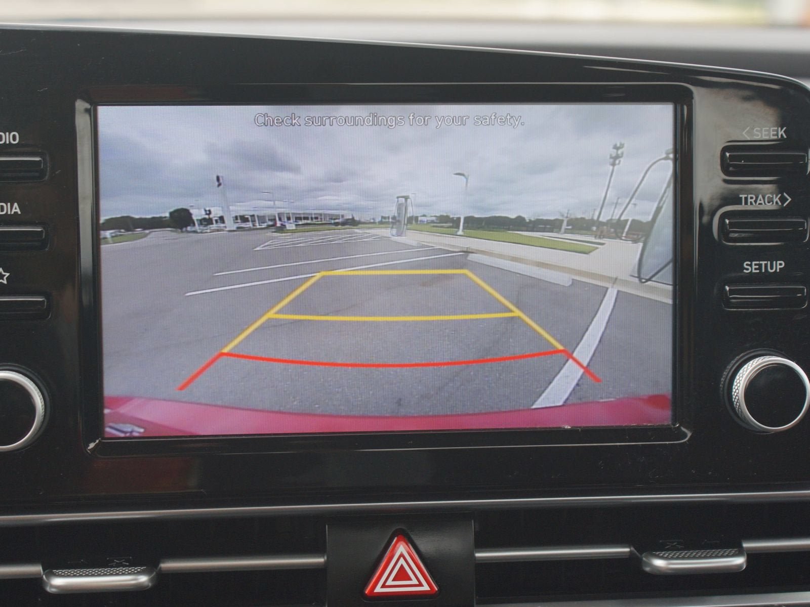 Used 2021 Hyundai Elantra SEL w/ Convenience + Premium Package FWD image 7