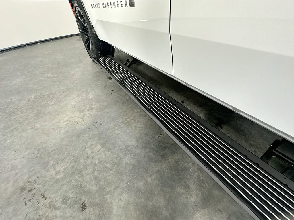 New 2026 Jeep Grand Wagoneer Summit AWD/4WD image 22