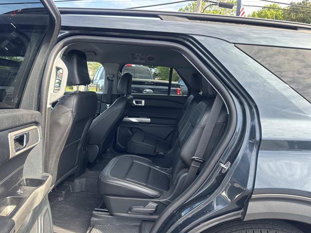 Used 2023 Ford Explorer XLT w/ Equipment Group 202A AWD/4WD image 8