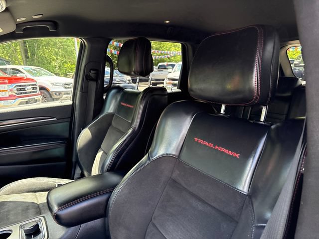 Used 2018 Jeep Grand Cherokee Trailhawk AWD/4WD image 9