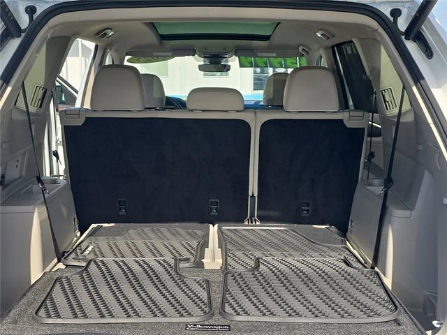 Used 2025 Volkswagen Atlas SEL Premium R-Line AWD/4WD image 32