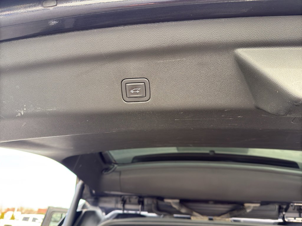 Used 2024 Chevrolet Suburban LT image 31