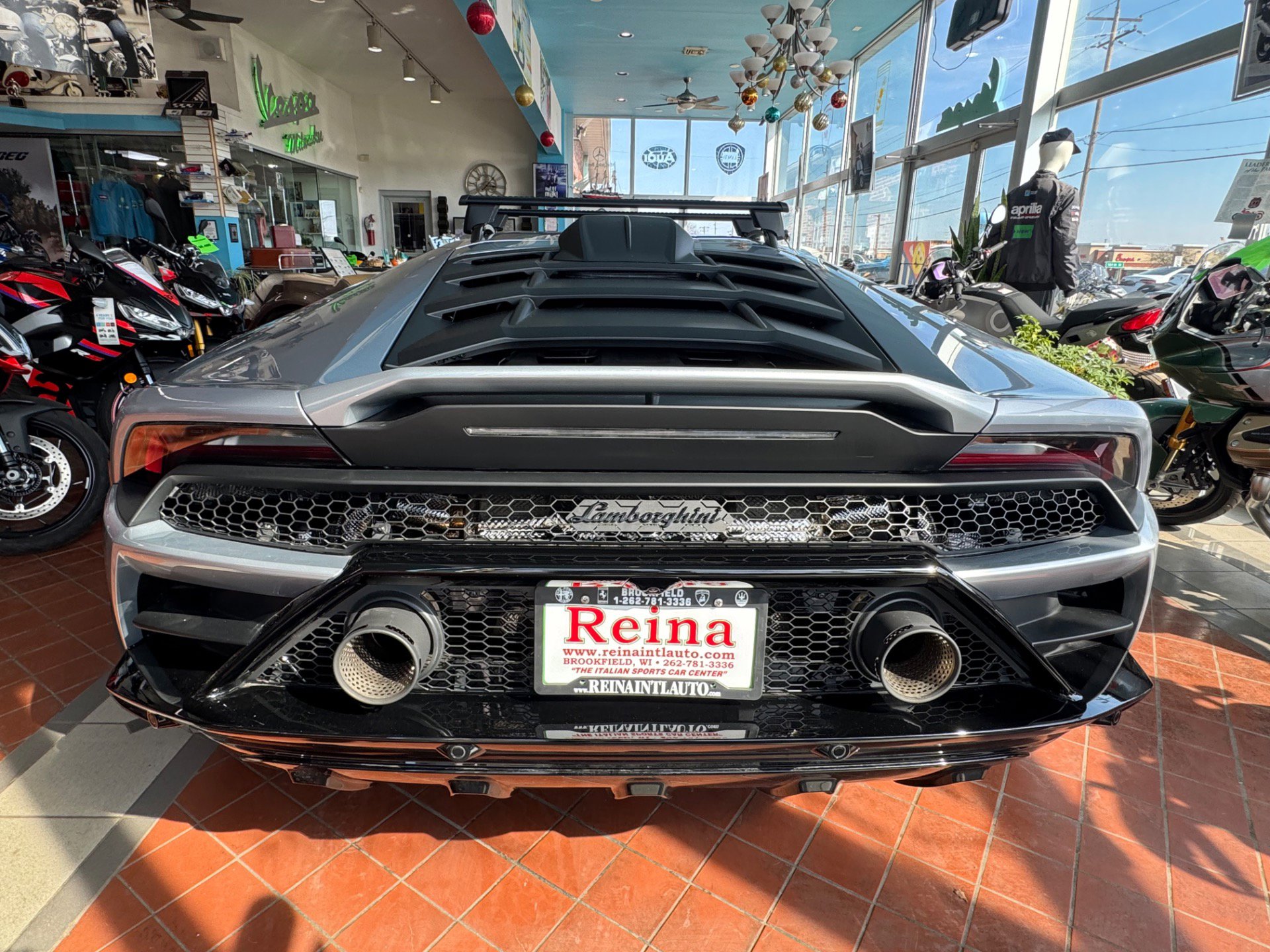 Used 2024 Lamborghini Huracan Sterrato image 8