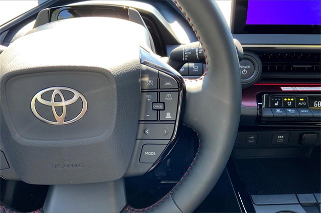 Used 2025 Toyota Prius Plug-In Hybrid image 15