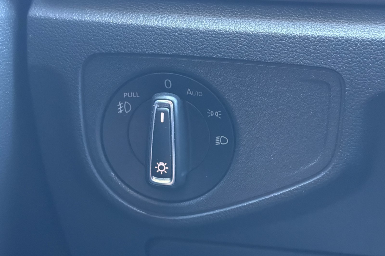 Used 2018 Volkswagen Atlas SE FWD image 35