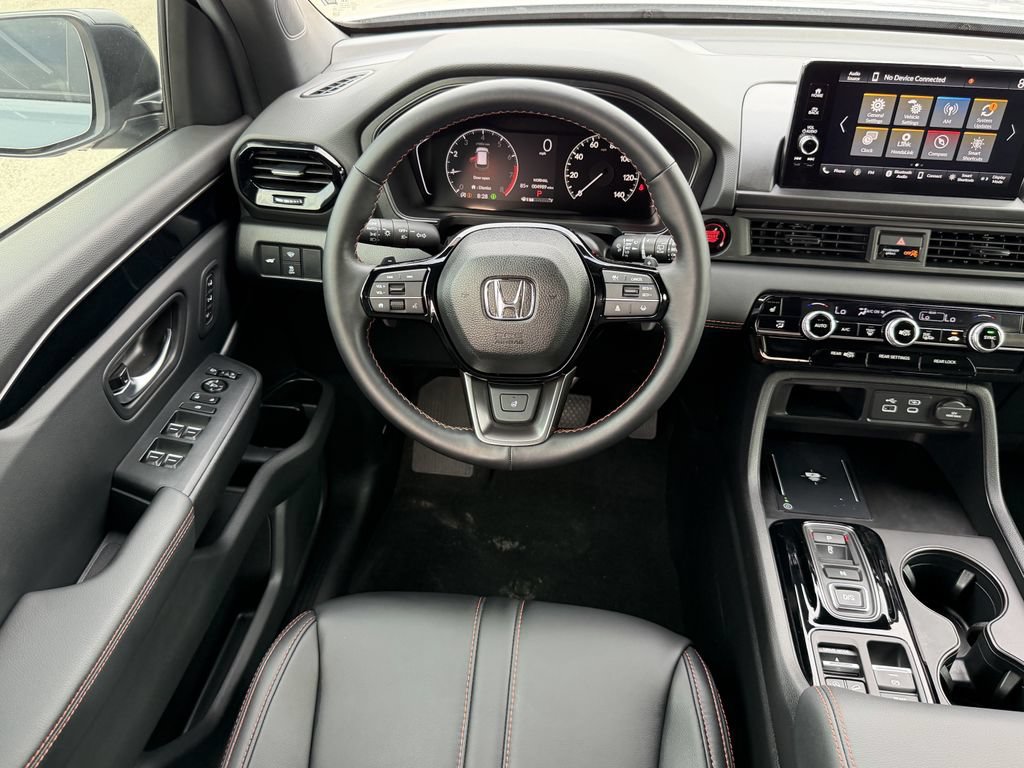 Used 2025 Honda Pilot TrailSport image 14