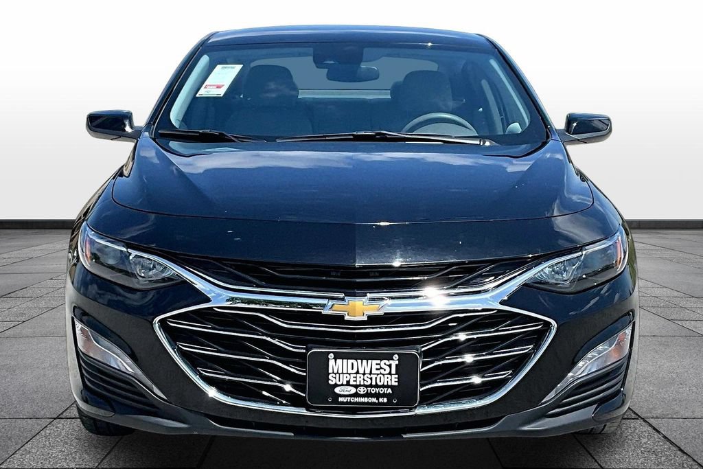 Used 2025 Chevrolet Malibu LT FWD image 3