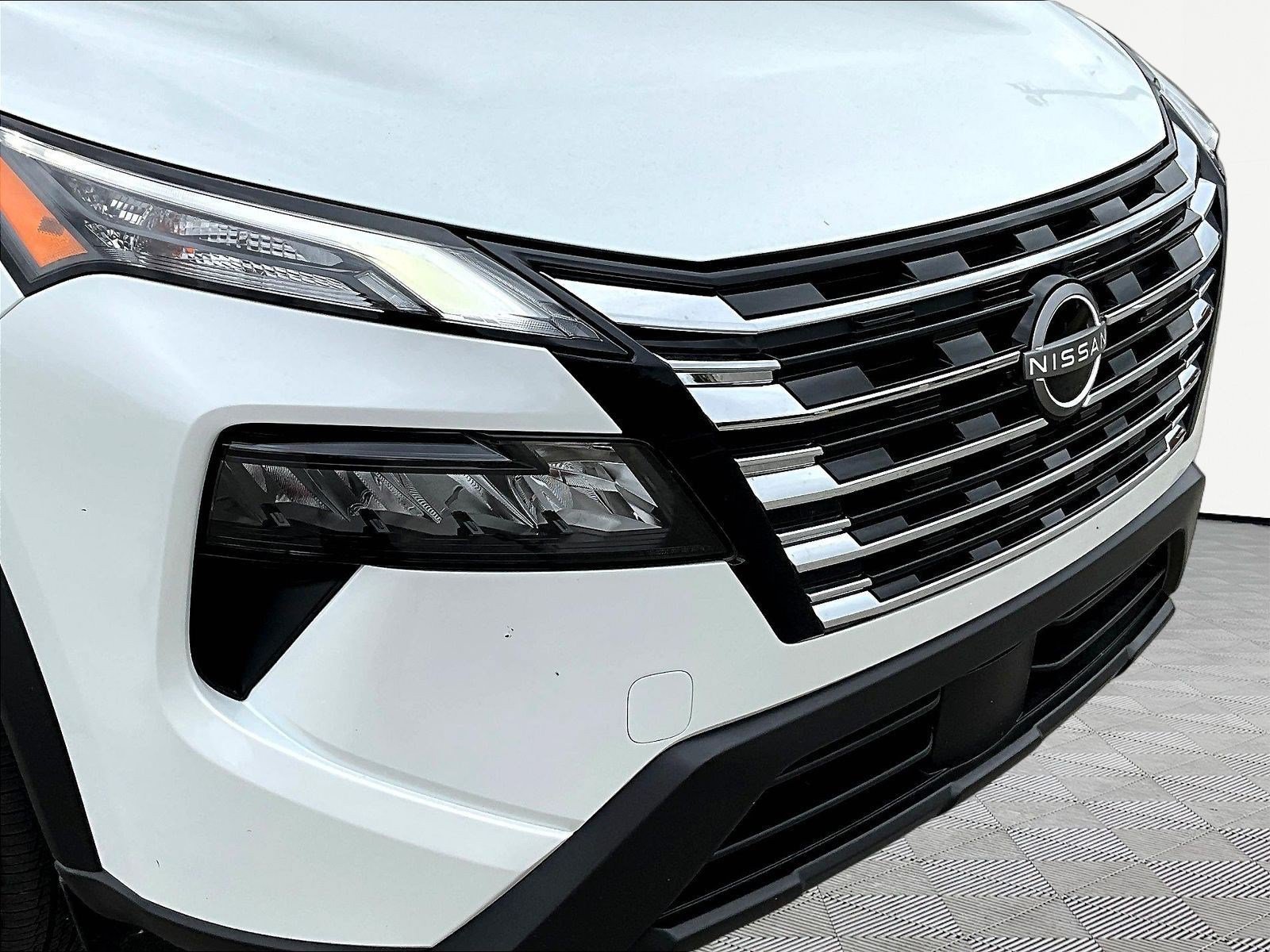 Certified 2026 Nissan Rogue SV AWD/4WD image 32