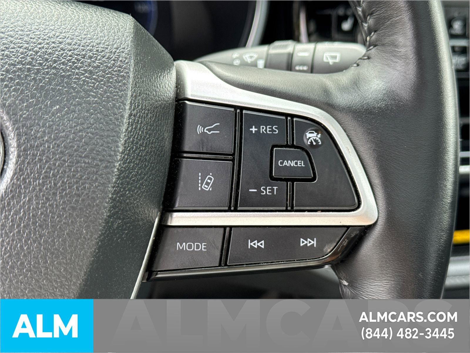 Used 2024 Toyota Highlander Limited image 33