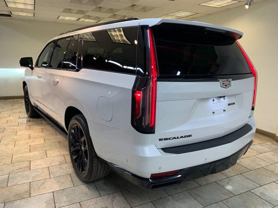 Used 2022 Cadillac Escalade ESV Sport w/ Touring Package AWD/4WD image 7