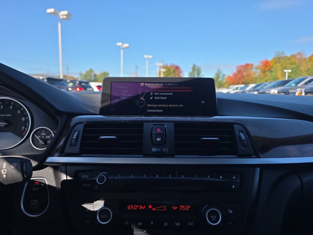 Used 2015 BMW 328i xDrive Sedan AWD/4WD image 31