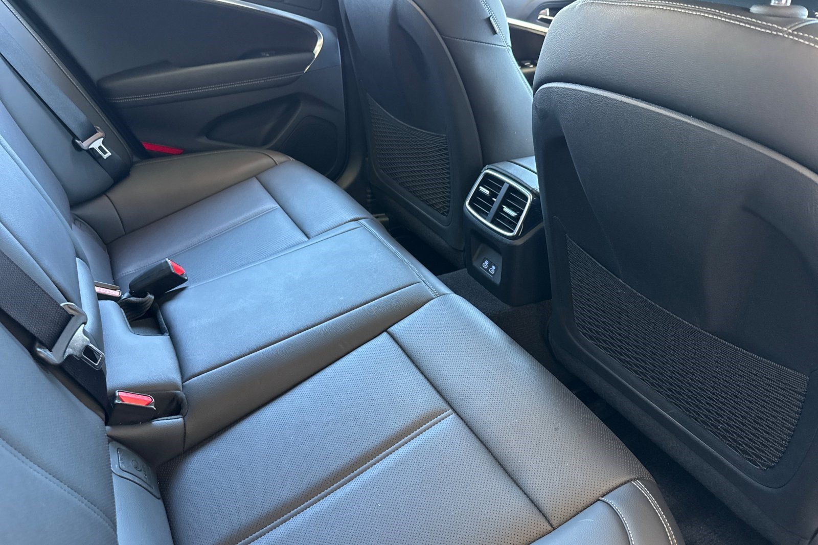 Used 2026 Genesis G70 2.5T RWD image 33