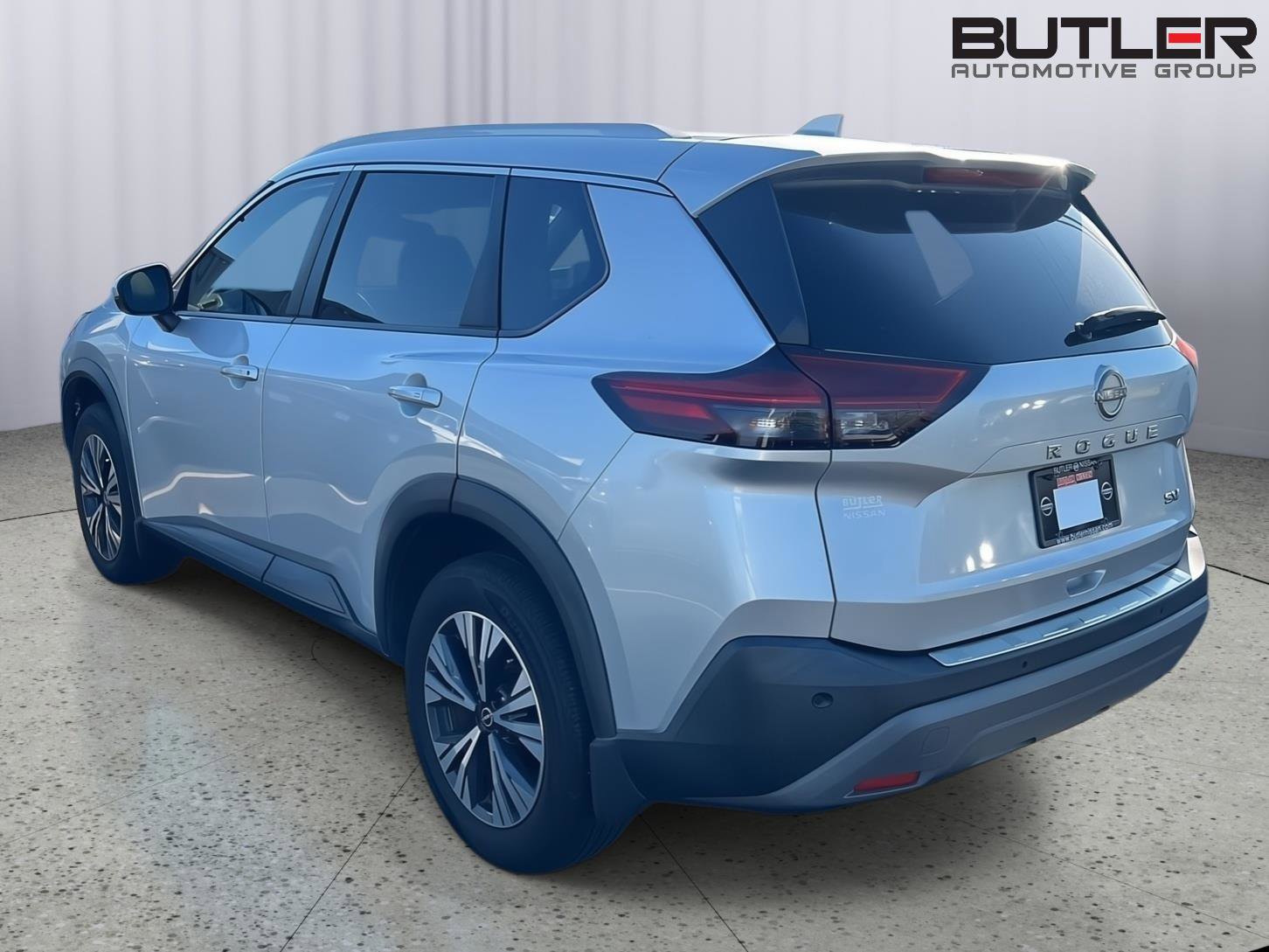 Used 2022 Nissan Rogue SV w/ SV Premium Package image 8