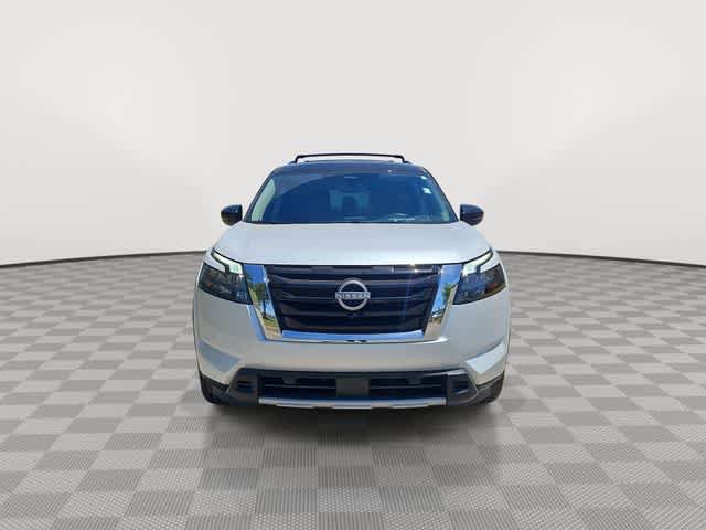 Used 2025 Nissan Pathfinder Platinum AWD/4WD image 6