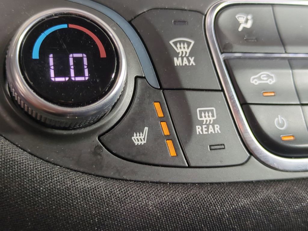 Used 2024 Chevrolet Malibu LT image 24