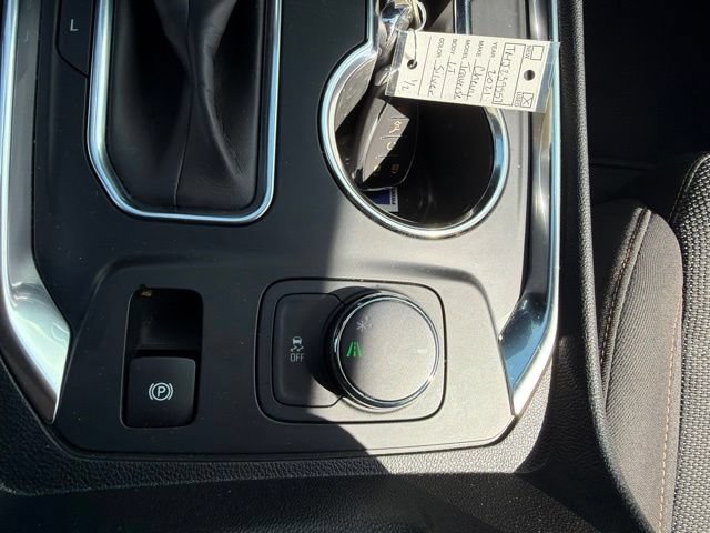 Used 2021 Chevrolet Traverse LT FWD image 69
