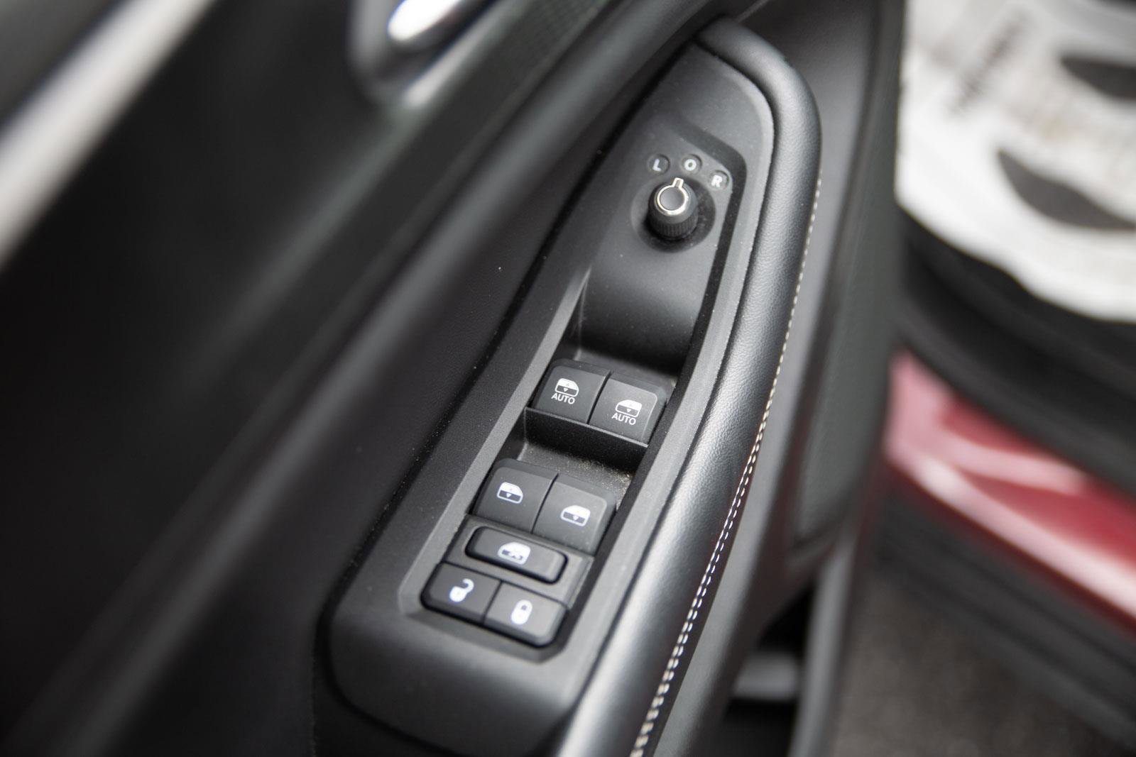 Used 2024 Jeep Grand Cherokee Altitude AWD/4WD image 19