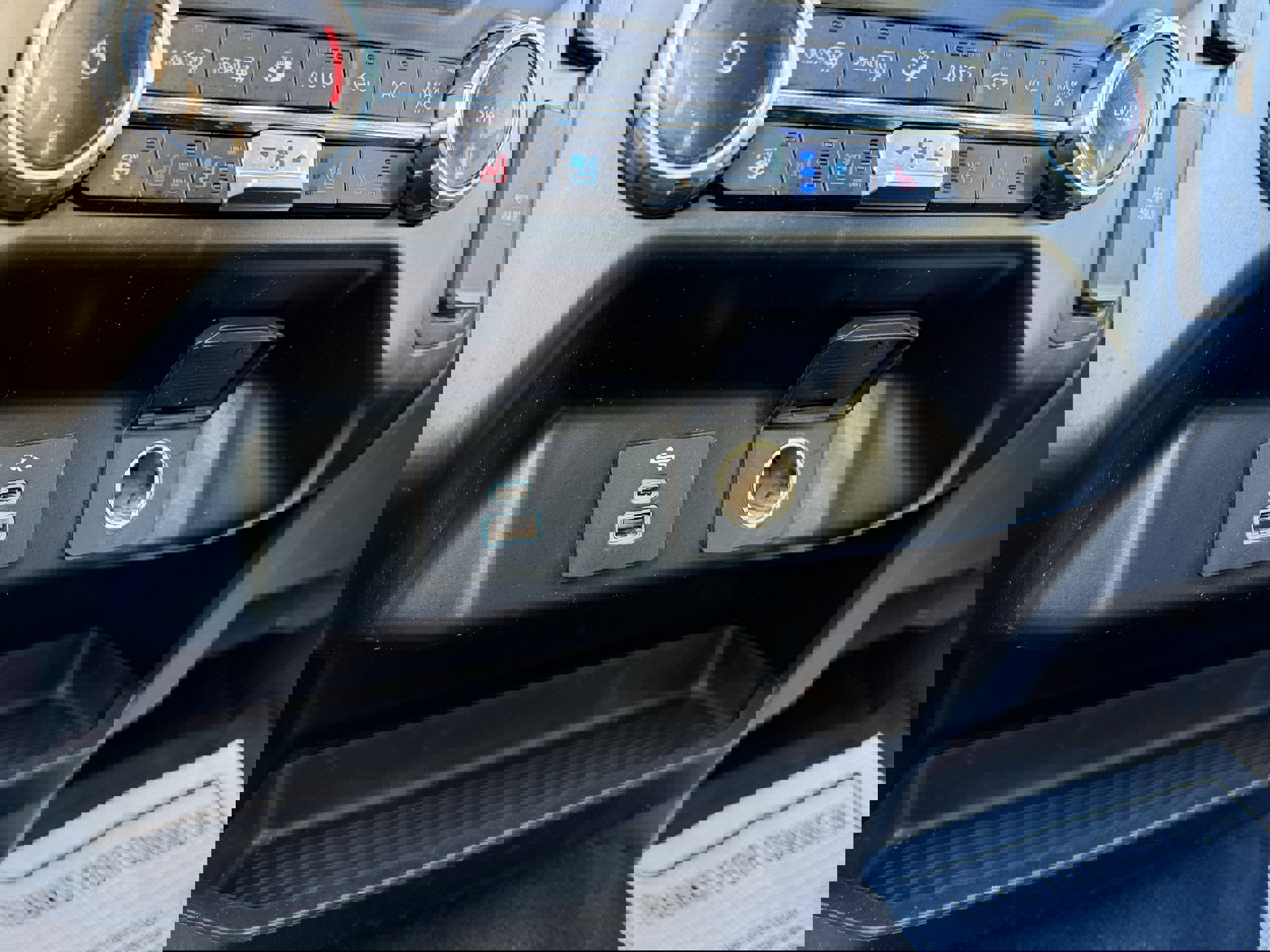 Used 2023 Ford F250 Lariat w/ Lariat Ultimate Package image 26