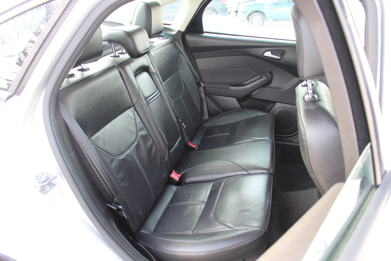 Used 2016 Ford Focus SE w/ Equipment Group 201A image 35