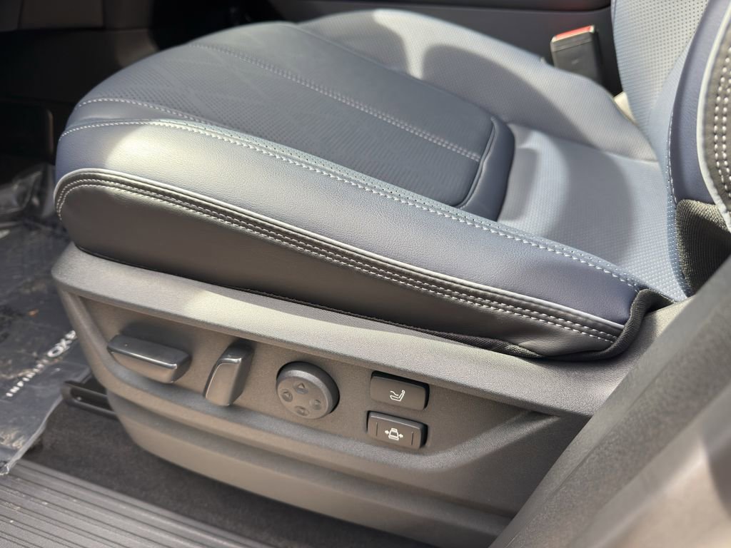 New 2026 INFINITI QX80 4WD w/ Sport Exterior Package image 16